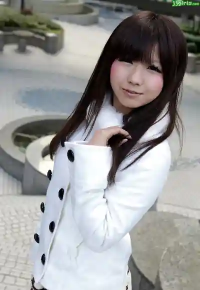 綾那優第7張寫真