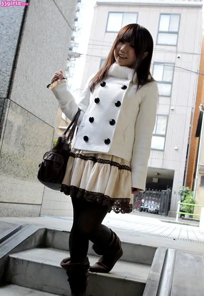 綾那優第10張寫真