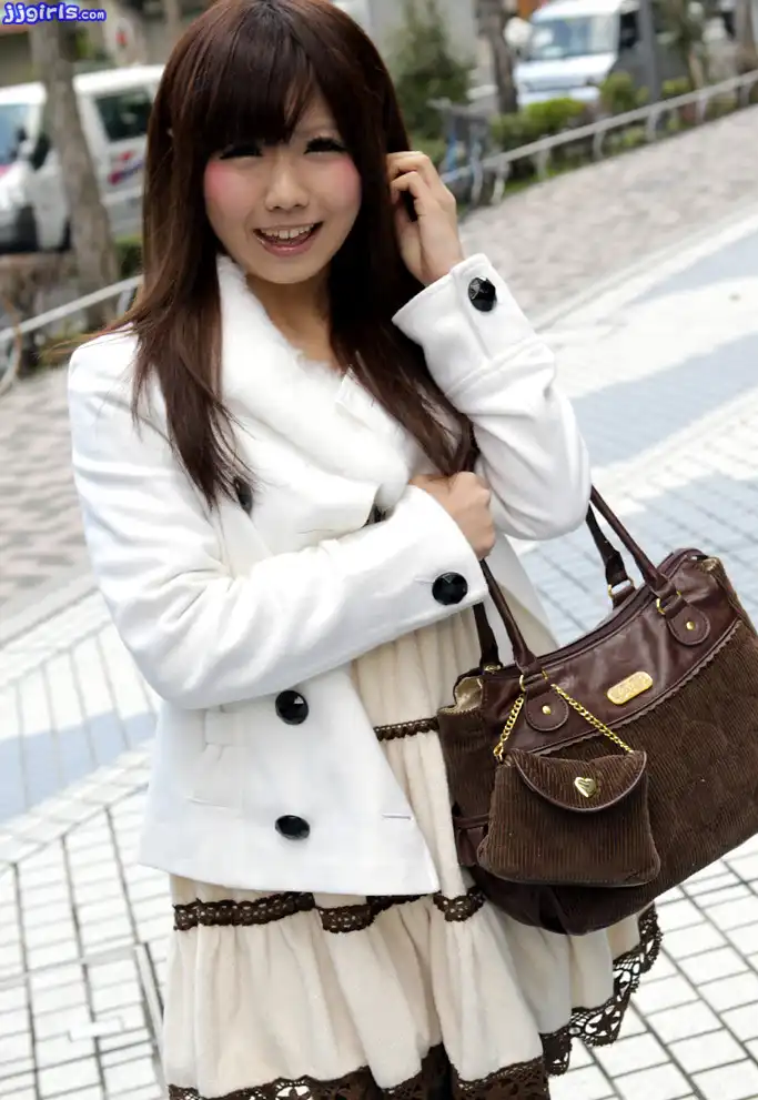 綾那優第12張寫真