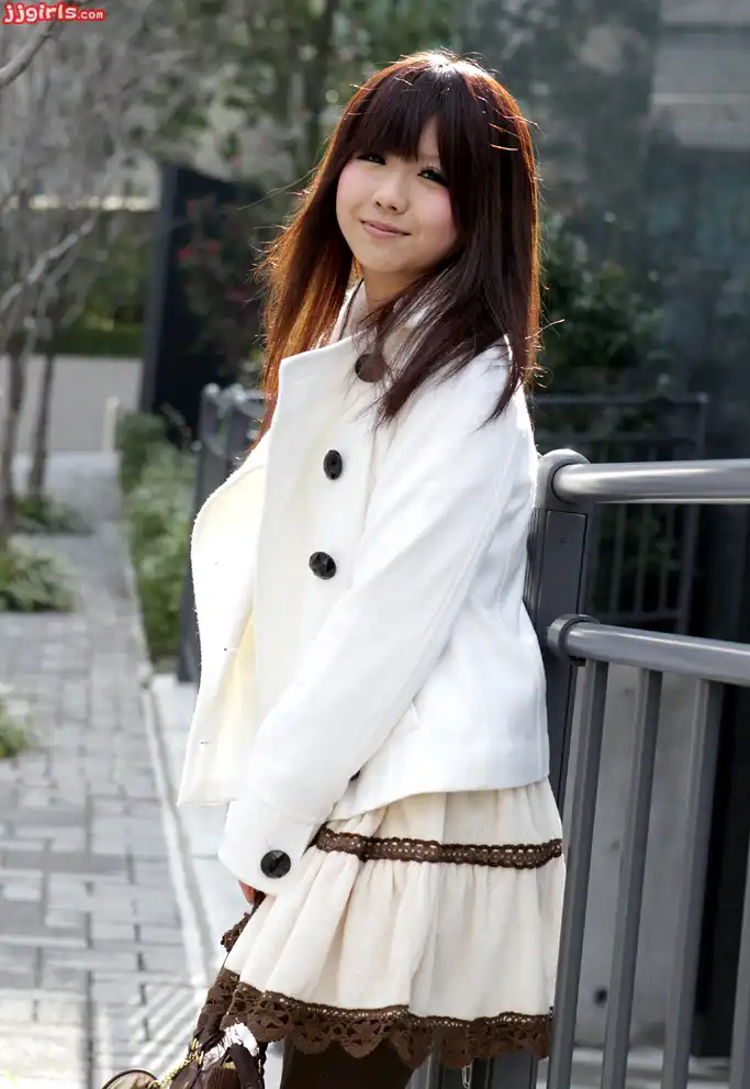 綾那優第95張寫真