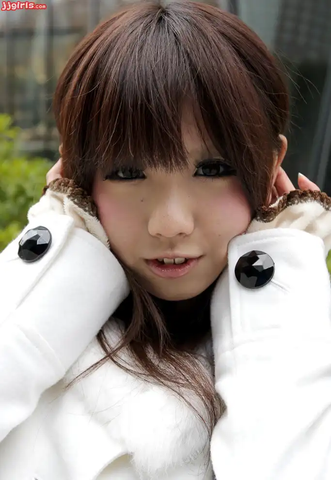 綾那優第105張寫真