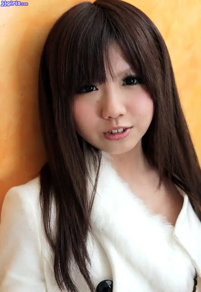 綾那優第115張寫真