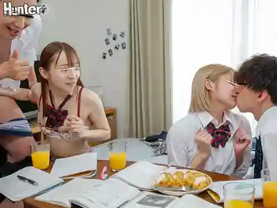 HUNTC-532 淫蕩青梅竹馬爲處男開辦必上牀讀書會 被喜歡的女同學勾引發情 ~八森若菜 雅子裡菜 安堂はるの 泉莉音 的劇照10