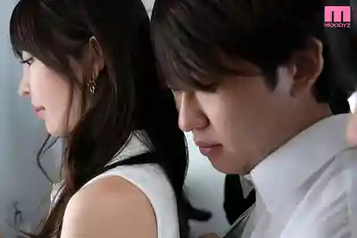 MIKR-082 電車通學途中 偷偷讓癡漢中出的緊身裙女教師日向子老師 ~ 森日向子 的劇照10