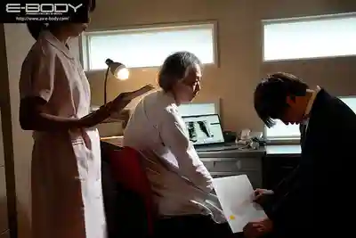 EBWH-315 要吸煙還是吸我奶子？爲了幫我戒煙隨時隨地掏出巨乳給吸的超性感女友 ~ 莉莉遙香 的劇照10