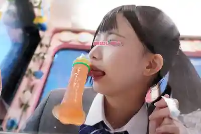 DVMM-365 一般男女監控×魔鏡號聯動 在男友面前NTR！JK挑戰用嘴套套 羞恥小穴溼透後被摘套中出 ~ 南日菜乃 美咲音 渡來楓 沙優七羽 的劇照9