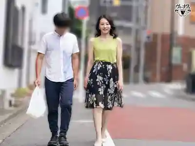 VEC-768 熱吻突如其來 被兒子的朋友當街奪唇 本能溢出無法抑制 ~ 田崎このえ的劇照10