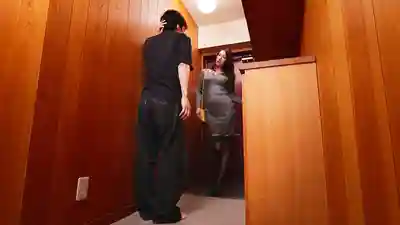 DVMM-366 白嫩大屁股家政大嬸被即插！被大屌迷住的人妻隔天主動上門求幹 中出到她滿足為止 ~ 小谷舞花的劇照8