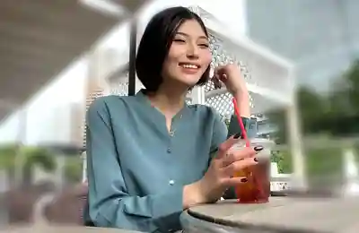 SMKD-007 完全昏睡-4名- 女神級打工妹後輩(19)/室內設計師(2●)/令和8年新婚人妻(25)/軍武美女(2●) 全員中出 夢遊秒殺的劇照4