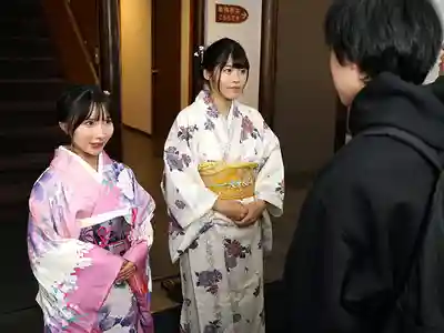 GVH-830 瀕臨倒閉溫泉旅館的姐妹女將 用與生俱來的淫蕩技巧的超色情服務重振經營 ~ 由良花菜 八森若菜  的劇照17