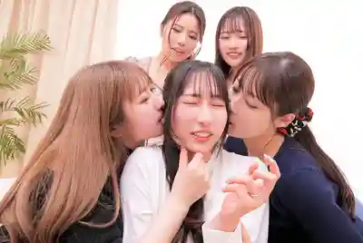 IENF-441 人妻們的媽媽友聚會玩起了女王遊戲 最後演變成濃厚蕾絲大亂交 ~ 白石環奈 末広純 真白實里的劇照13