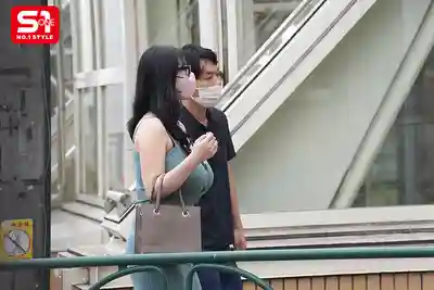 SNOS-135 胸比臉還大…只憑奶子就能被認出的人妻風俗娘的下場 趁老公不在被鄰居們玩壞的M罩杯 ~ 湊羽琉 的劇照11