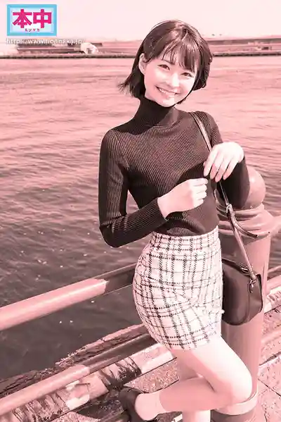 HMN-803 3年後再遇曾經上過的咖啡店可愛店員 她已成人妻 軟磨硬泡後在酒店中出到天亮 人妻的初次朝歸不倫 ~ 東條夏的劇照1