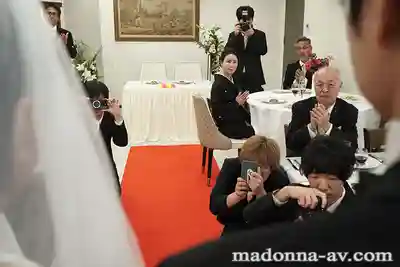 ROE-450 目睹女兒幸福的同時 在婚宴上被女婿侵犯的母親 ~ 水野优香的劇照10