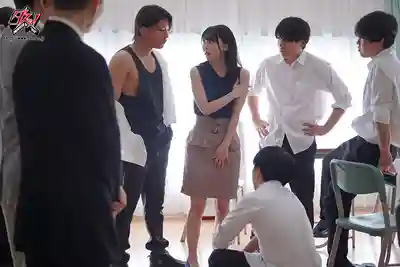 DASS-904 代替兒子接受懲罰的母親 塗鴉授業參觀日 被一群精力旺盛的學生無人權子宮內射制裁 ~ 美之岛惠理的劇照10