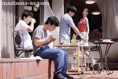 ROE-462 可愛又有男子氣概讓我越陷越深 與童貞外甥身心沉淪的秘密幽會 ~ 暁玲華的劇照8