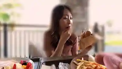 CEMD-809 真空上陣乳頭若隱若現！與淫亂美熟女的羞恥約會2 ~ 相河沙季 的劇照15