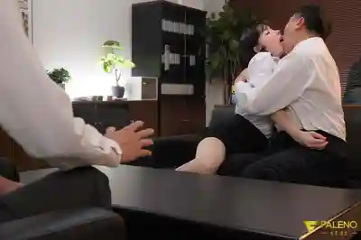 FSDSS-714 ASMR×NTR的衝擊！眼睜睜看着最愛的女友被上司幹 卻硬到爆炸停不下來 ~ 深田詠美 的劇照9