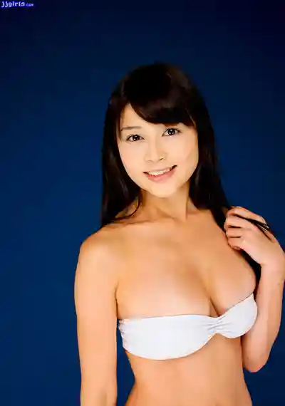 本多由奈封面照片寫真