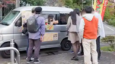 SGKI-081 人氣AV女優挑戰！ 邊潮噴邊賣熱狗 ~ 望月蕾 小野阪唯香 的劇照5