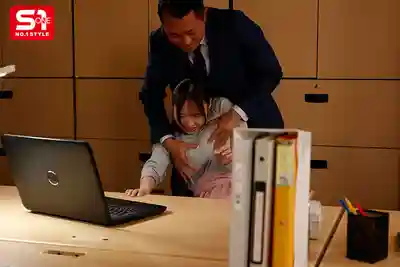 SNOS-193 入職小公司的爆乳OL被全體男員工輪番侵犯到崩潰 ~ 小日向美優 的劇照10