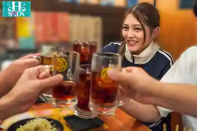 HSODA-111 平時幹練爽快的女社員喝醉後豪放做愛 AV DEBUT 的劇照9