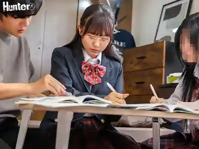 HUNTC-519 慢速抽插×無聲癡態高潮 在女友睡着的旁邊偷吃她閨蜜的渣男 ~ 皆月光 雅子里菜 綾美なな 由良佳奈 的劇照14