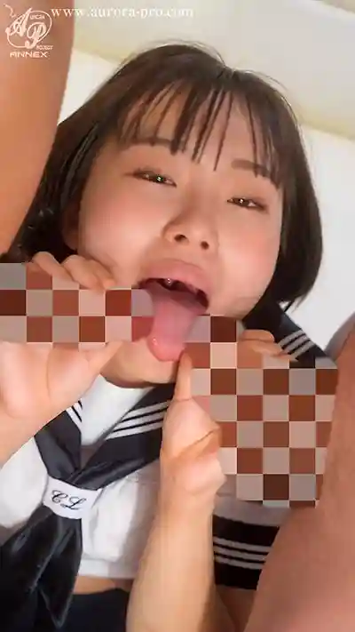 APNS-407 喜歡老男人大肉棒的女學生 趁家裏沒人被鄰居大叔們輪流中出 ~ 千葉優花 的劇照4