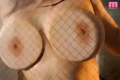 MIDA-594 暗戀的女上司搬到對面 隔窗看她被幹到爆乳貼玻璃擦窗 鬱悶勃起的羨慕NTR ~ Himari 的劇照9