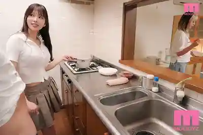 MNGS-049 【主觀視角】被女友閨蜜鎖定 近在咫尺的刺激偷情 痴女無聲逆NTR ~ 新井里真的劇照6