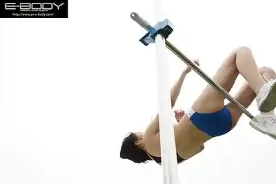 EBWH-334 新人出道！縣高中田徑大賽跳高季軍 172cm長腿H罩杯肉體美少女 性欲超強烈的陸上部女子 AV DEBUT ~ 清水優愛 的劇照10