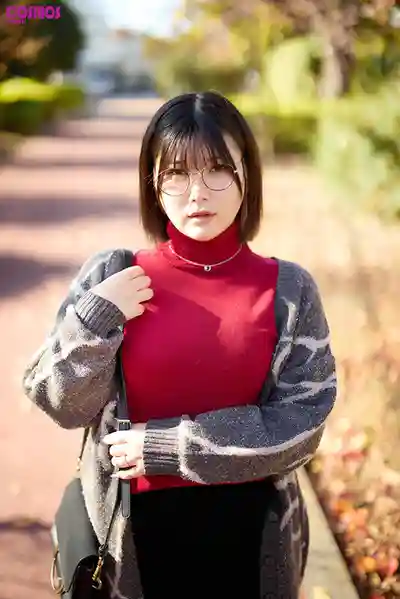 HAWA-377 沒錢去風俗店的窮屌絲在破公寓勾搭到看起來很乖的人妻 沒想到她比我還飢渴 ~ 有加裏乃乃花 的劇照12