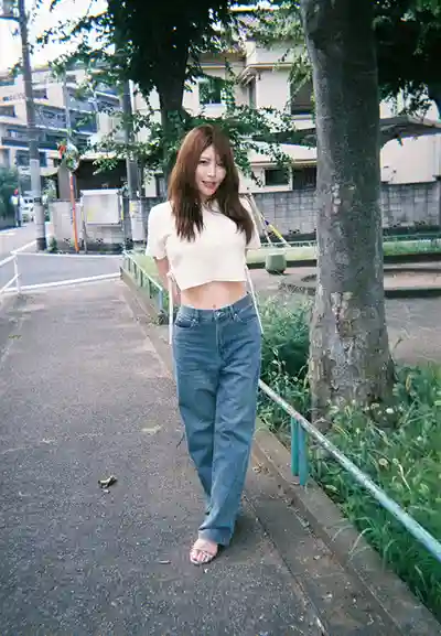 JERA-032 與最合拍的已婚炮友新村明里從夜晚到清晨全身舔遍精飲不倫約會 ~ 新村明里的劇照1