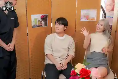 ROYD-309 美容專門學校全班只有我一個男生 實習時可以隨便摸 不行！雞巴要硬爆了 ~ 八橋彩子 百永紗裏奈 橋田あすか 的劇照2