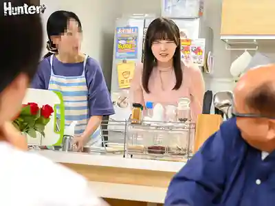 HUNTC-446 假扮我一天男友就讓你爽個夠 超可愛同期女同事被父母催婚催到崩潰 帶我回老家見家長後竟然同牀共枕還一起洗澡 ~ 足立友梨 天月梓 澄河美花 廣瀨成美 的劇照12