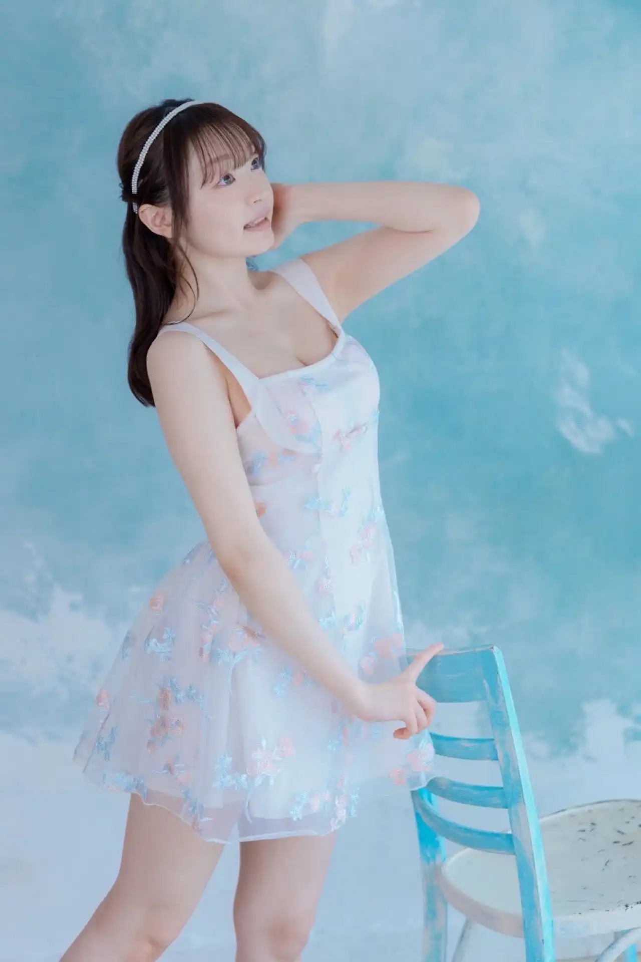 白花仁愛第70張寫真