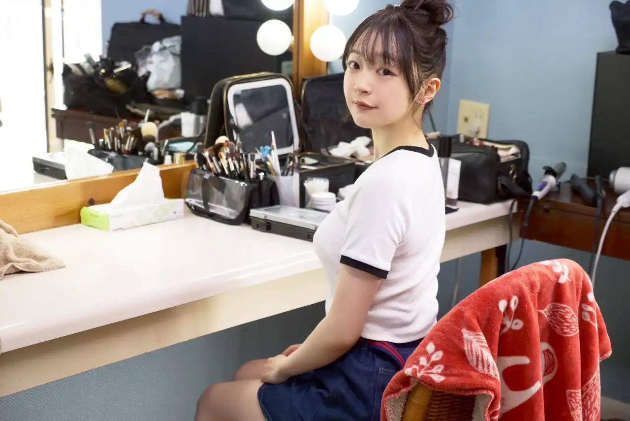 白花仁愛第40張寫真