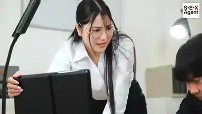 AGAV-168 眼鏡娘顏射物語 下班後和高傲女上司兩人獨處的加班時間 ~ 汐梨 的劇照16