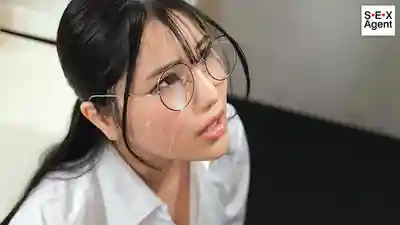 AGAV-168 眼鏡娘顏射物語 下班後和高傲女上司兩人獨處的加班時間 ~ 汐梨 的劇照11