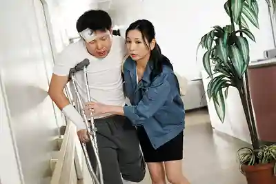 JJDA-072 老板娘來探病 溫柔的建築公司老板娘來探望受傷員工 ~ 月野ゆりね 的劇照13
