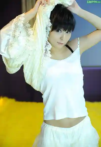 河愛杏里第13張寫真