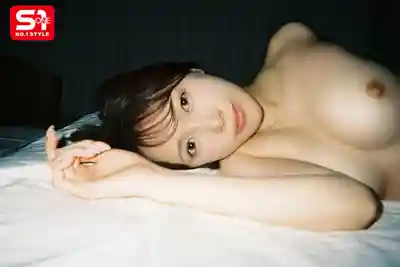 SNOS-205 顏值性格做愛全部滿分 緊身牛仔褲下的翹臀 骨架優美曲線柔軟的專屬愛人 迫不及待脫光獨佔她的身體整夜瘋狂抽插 ~ 鈴木希 的劇照9