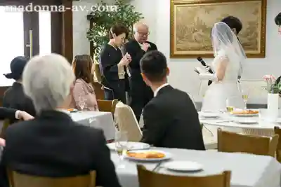 ROE-486 母親在女兒婚宴上被女婿強上了 ~ 星冬香的劇照10