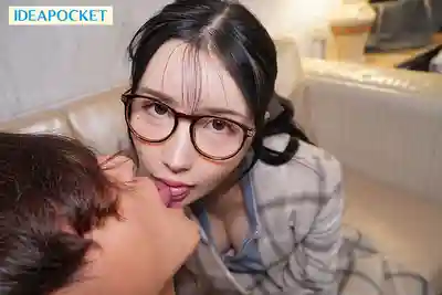 IPZZ-847 新來的美魔女教師好騷呀 色氣誘惑資深中年男教師放課後密會酒店不倫中出 ~ 藤咲舞   的劇照12