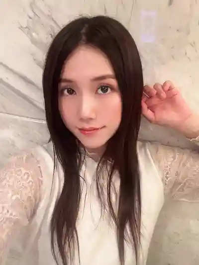 鳴海小雪第20張寫真