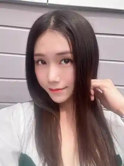 鳴海小雪第14張寫真