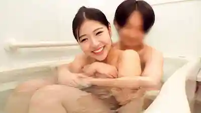 NGHJ-059 婚前焦慮的姐姐和童貞弟弟時隔10年的家族共浴 泡泡浴互相搓洗被姐姐剝開包皮後硬邦邦勃起暴露童貞 明明有未婚夫卻被弟弟大屌喚醒淫欲 姐弟近親相姦無套中出破處 ~ 七原紗由 通野未帆 岬光莉 的劇照9