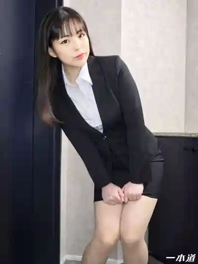 1PON-032222_001 極致款待 用深喉、潮噴、顏騎、舌吻取悅男人的騷女們 ~ 三田百合子 塚田有里穂 横山夢 姫乃操的劇照9