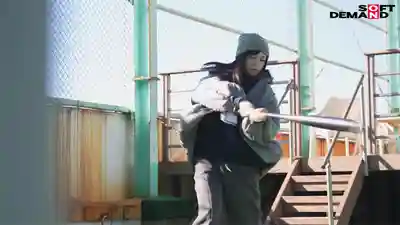 SDJS-369 SOD女子社員 制作部入職1年 初次單獨拍攝 工作日白天在公司被幹還要忍住叫聲 被操到高潮連連 初次4P 全裸公開 24歲 ~ 岡島明來 的劇照14