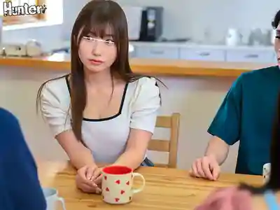 HUNTC-426 继姐居然可以为我当人体模特？ 为了看女人裸体而加入美术社 继姐心疼我竟在家里脱光光当模特 ~ 生田優梨 東雲梓 渡來楓 幾田真知 逢澤美優 的劇照14